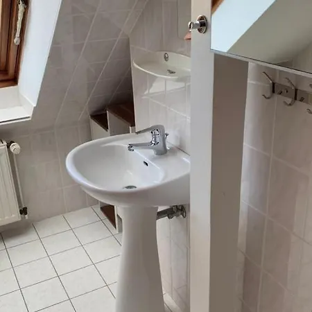 شقة Schoene Moeblierte Dachgeschosswohnung In فرستيتفالد